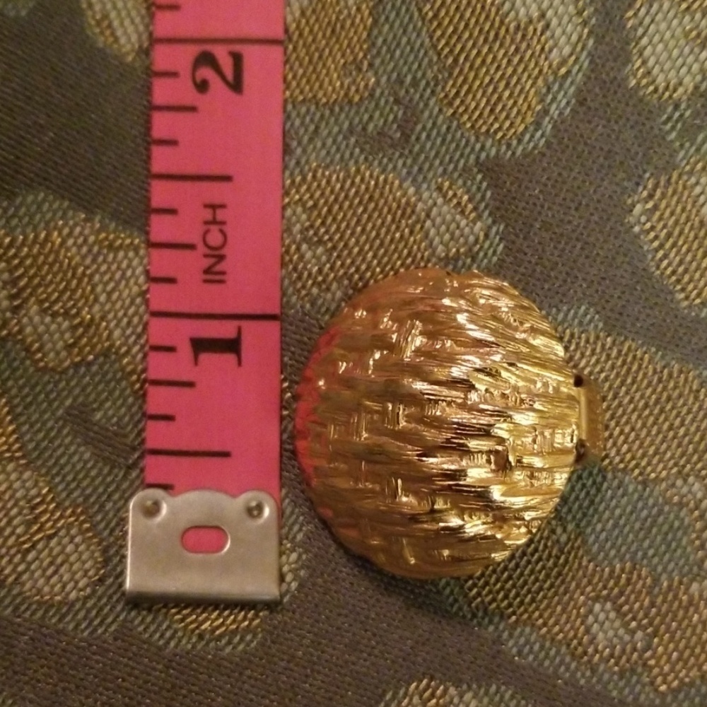 Vintage Goldtone Napier Clip Earrings approx 1" - Picture 4 of 4